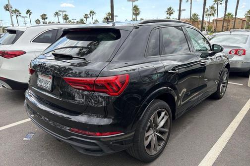Mythos Black Metallic 2024 Audi Q3 Premium 45 TFSI S line quattro Tiptronic