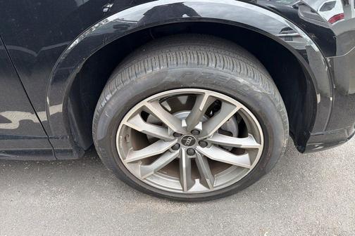 Mythos Black Metallic 2024 Audi Q3 Premium 45 TFSI S line quattro Tiptronic