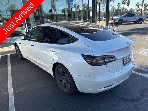2022 Tesla Model 3 Standard Range