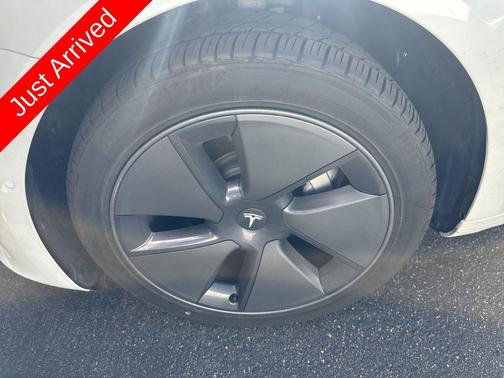 2022 Tesla Model 3 Standard Range