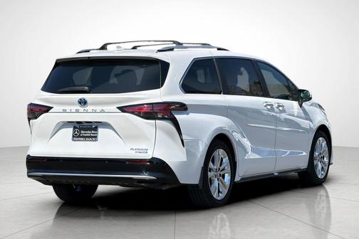 Wind Chill Pearl 2024 Toyota Sienna Platinum