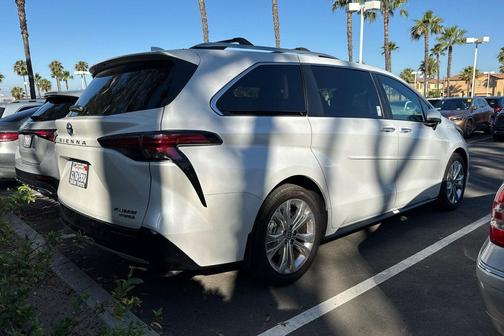 Wind Chill Pearl 2024 Toyota Sienna Platinum