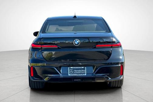 2023 BMW 740 i