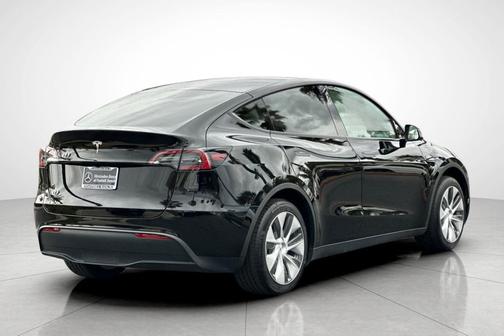 2024 Tesla Model Y Long Range Dual Motor All-Wheel Drive