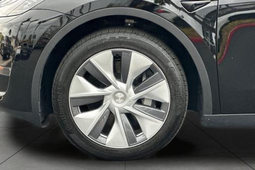 2024 Tesla Model Y Long Range Dual Motor All-Wheel Drive