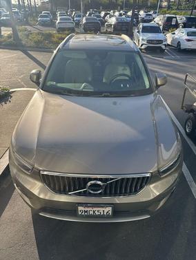 Pebble Grey Metallic 2020 Volvo XC40 T5 Inscription
