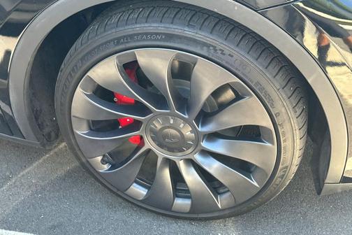 2024 Tesla Model Y Performance Dual Motor All-Wheel Drive