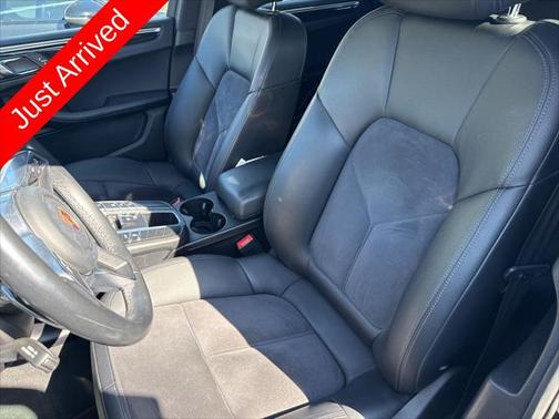 2018 Porsche Macan Base
