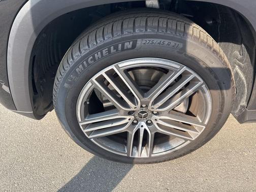 Obsidian Black Metallic 2026 Mercedes-Benz GLS 450 4MATIC