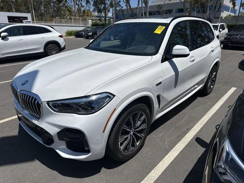 Alpine White 2022 BMW X5 PHEV xDrive45e
