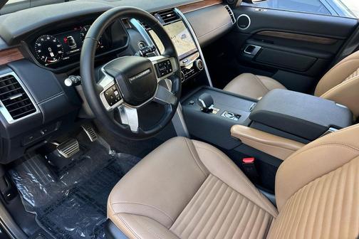 2025 Land Rover Discovery P360 Dynamic SE