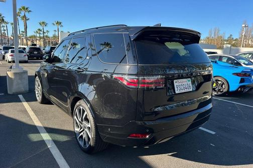 2025 Land Rover Discovery P360 Dynamic SE