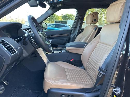 2025 Land Rover Discovery P360 Dynamic SE