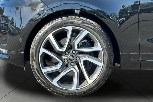 2025 Land Rover Discovery P360 Dynamic SE