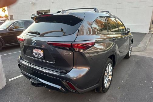 2024 Toyota Highlander Hybrid Limited