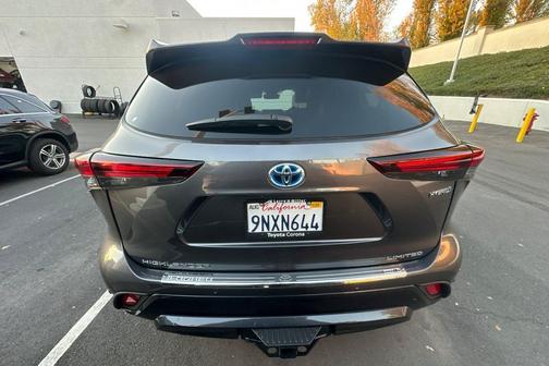 2024 Toyota Highlander Hybrid Limited