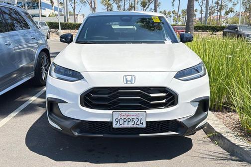 Platinum White Pearl 2023 Honda HR-V 2WD Sport