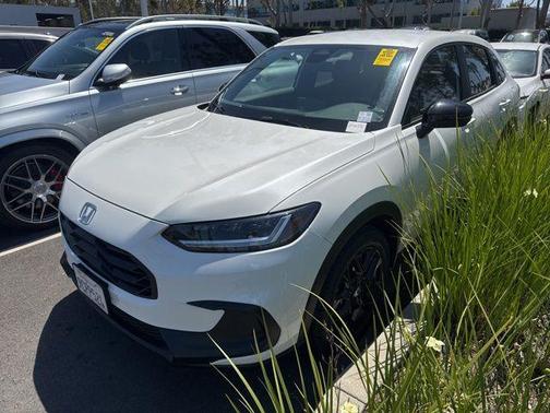 Platinum White Pearl 2023 Honda HR-V 2WD Sport