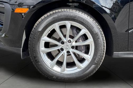 Black 2022 Porsche Macan Macan