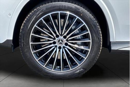 2025 Mercedes-Benz GLC 350e Base