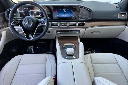 2025 Mercedes-Benz GLS 450 4MATIC