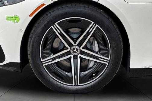 MANUFAKTUR Diamond White Metallic 2023 Mercedes-Benz EQS 580 4MATIC