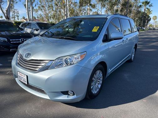 Sky Blue Pearl 2016 Toyota Sienna XLE Premium