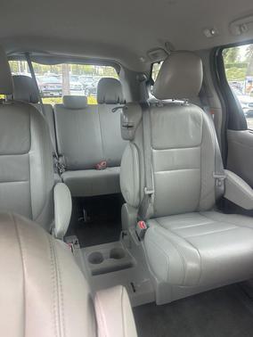 Sky Blue Pearl 2016 Toyota Sienna XLE Premium