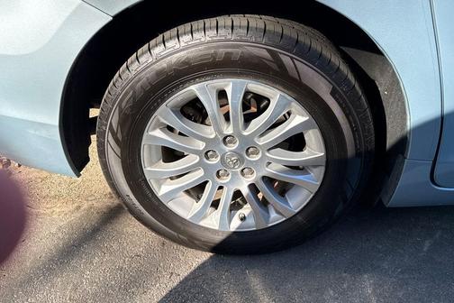 Sky Blue Pearl 2016 Toyota Sienna XLE Premium