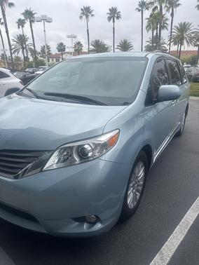 Sky Blue Pearl 2016 Toyota Sienna XLE Premium