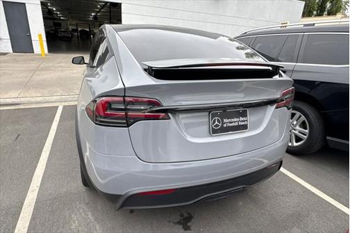 2022 Tesla Model X Dual Motor All-Wheel Drive