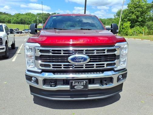 Ruby Red Metallic Tinted Clearcoat 2026 Ford F-250 XLT
