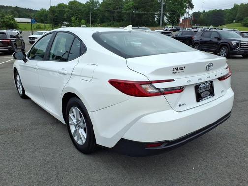 Ice 2025 Toyota Camry LE