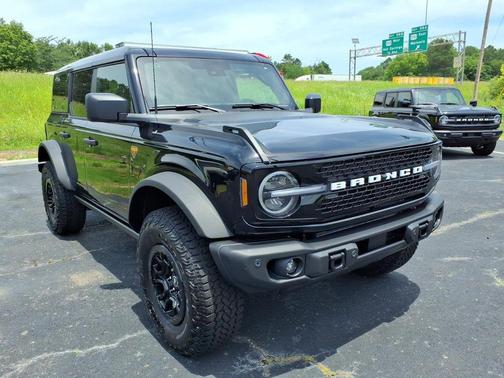 Shadow Black 2026 Ford Bronco Badlands