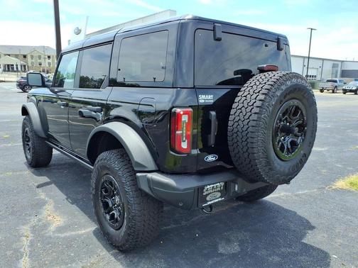 Shadow Black 2026 Ford Bronco Badlands