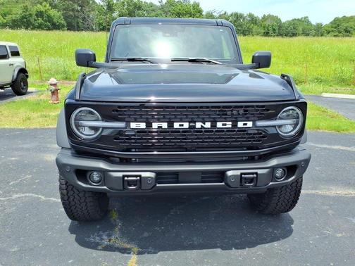 Shadow Black 2026 Ford Bronco Badlands