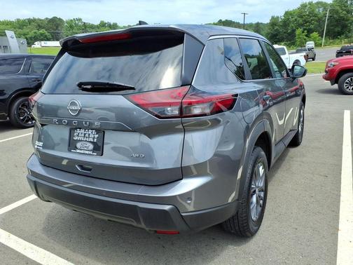 Gun Metallic 2024 Nissan Rogue S