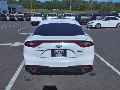2019 Kia Stinger GT2