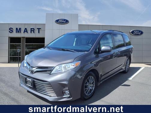 2020 Toyota Sienna XLE