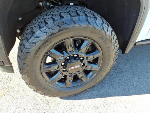 2024 GMC Sierra 2500 AT4