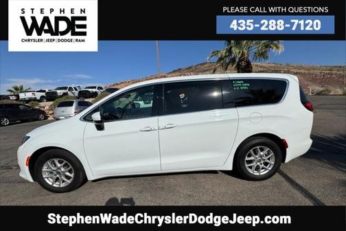 2023 Chrysler Voyager LX