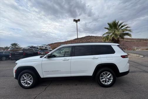 2024 Jeep Grand Cherokee L Laredo 4x4