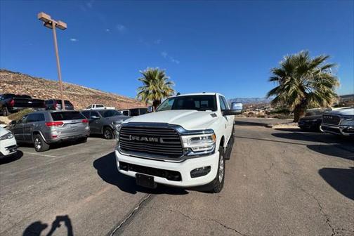 2024 RAM 2500 Laramie Crew Cab 4x4 64' Box