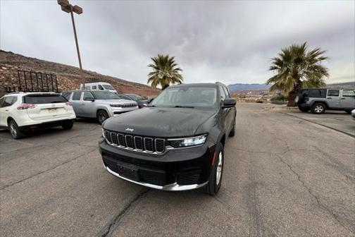 2023 Jeep Grand Cherokee L Laredo 4x4