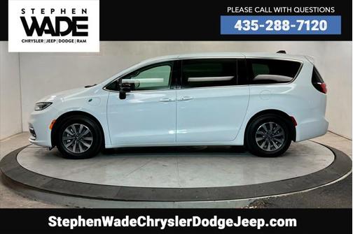 2024 Chrysler Pacifica Hybrid Select