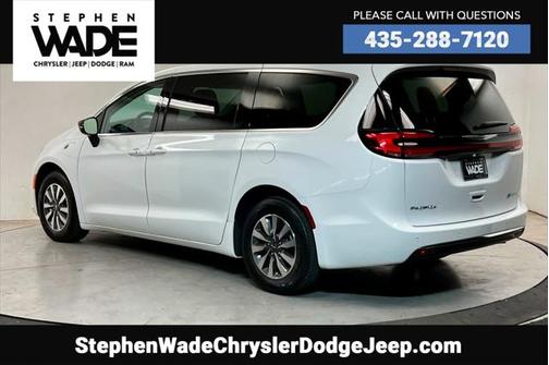 2024 Chrysler Pacifica Hybrid Select
