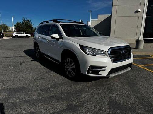 Crystal White Pearl 2019 Subaru Ascent Limited 8-Passenger