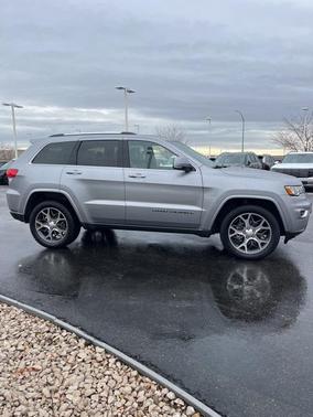 2018 Jeep Grand Cherokee Sterling Edition