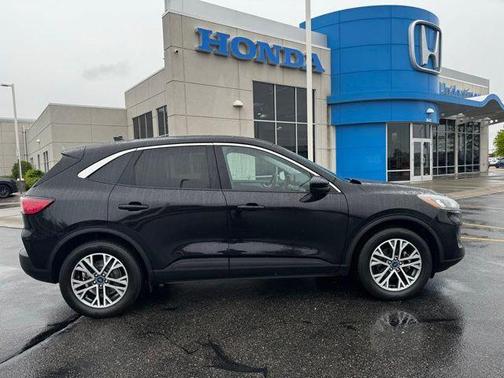 Black 2022 Ford Escape SEL