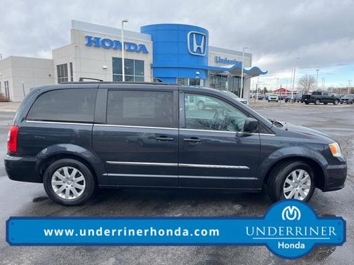 2014 Chrysler Town & Country Touring